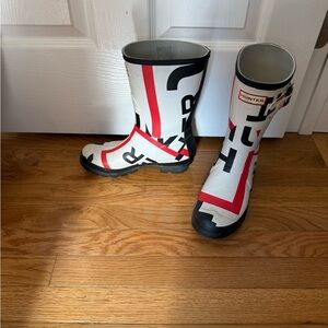 Hunter mid calf rain boots! Only worn a handful of times. Like new condition